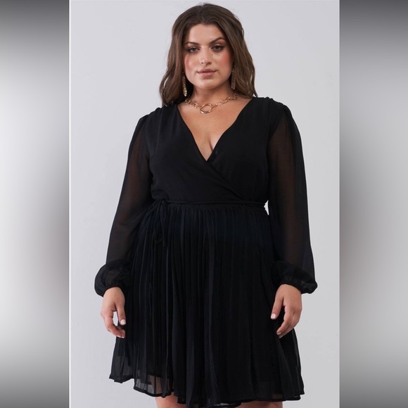 Haute Curve Long Sleeve Semi Sheer Pleated Wrap Dress Black Plus 1X NEW - Picture 2 of 9